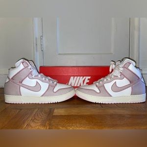 Dunk High 85 Summit White/University Red/Coconut Milk/Barely Rose